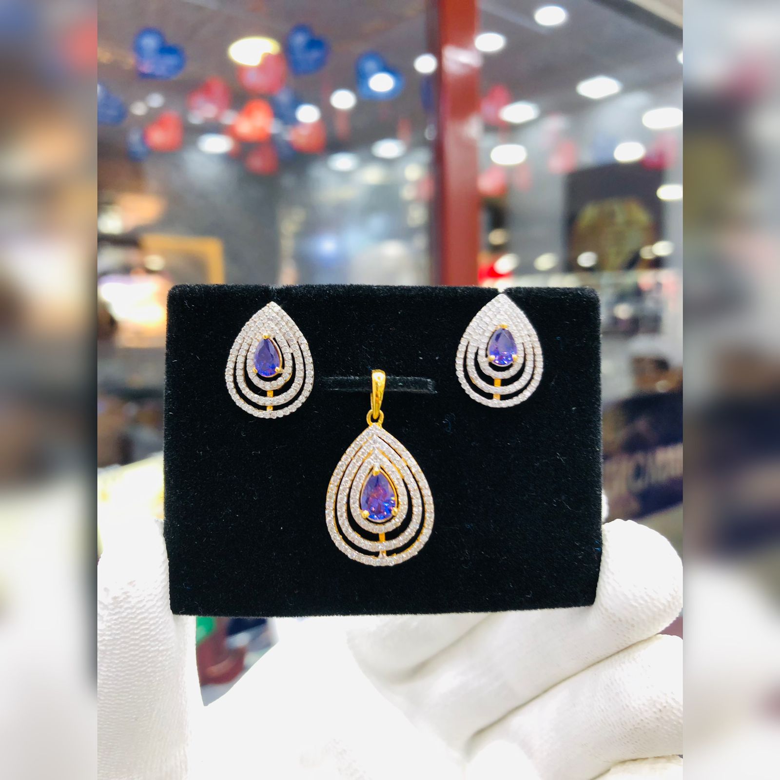 DIAMOND LOCKET SET