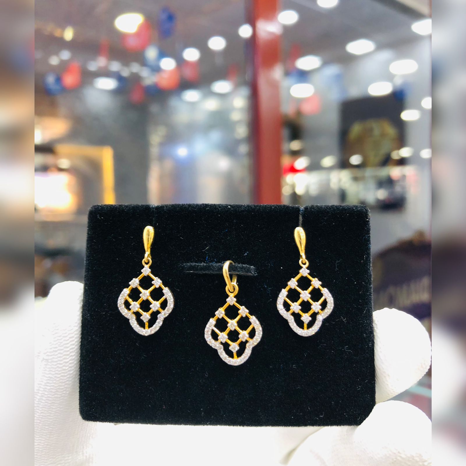 DIAMOND LOCKET SET