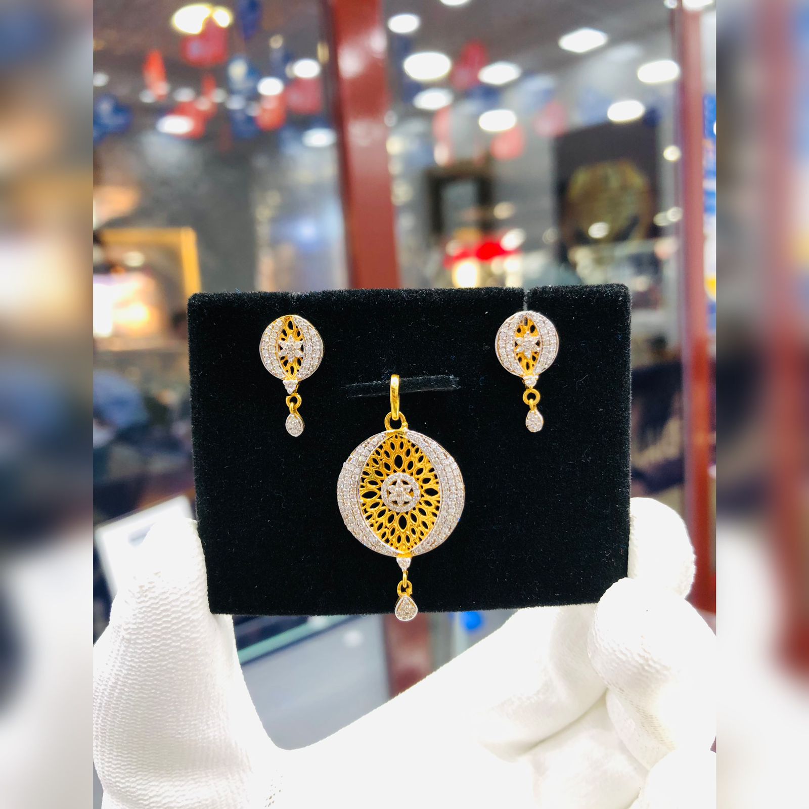 DIAMOND LOCKET SET