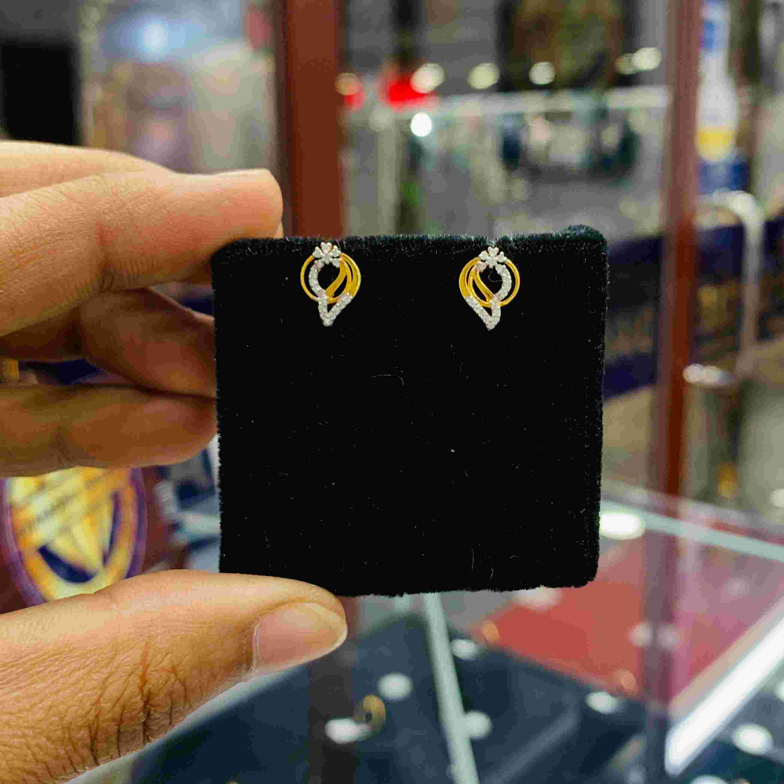 DIAMOND TOPS