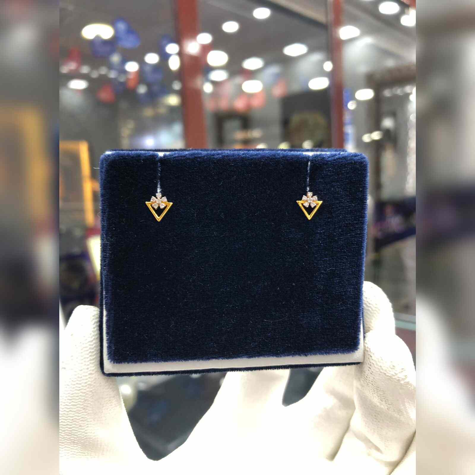 DIAMOND TOPS