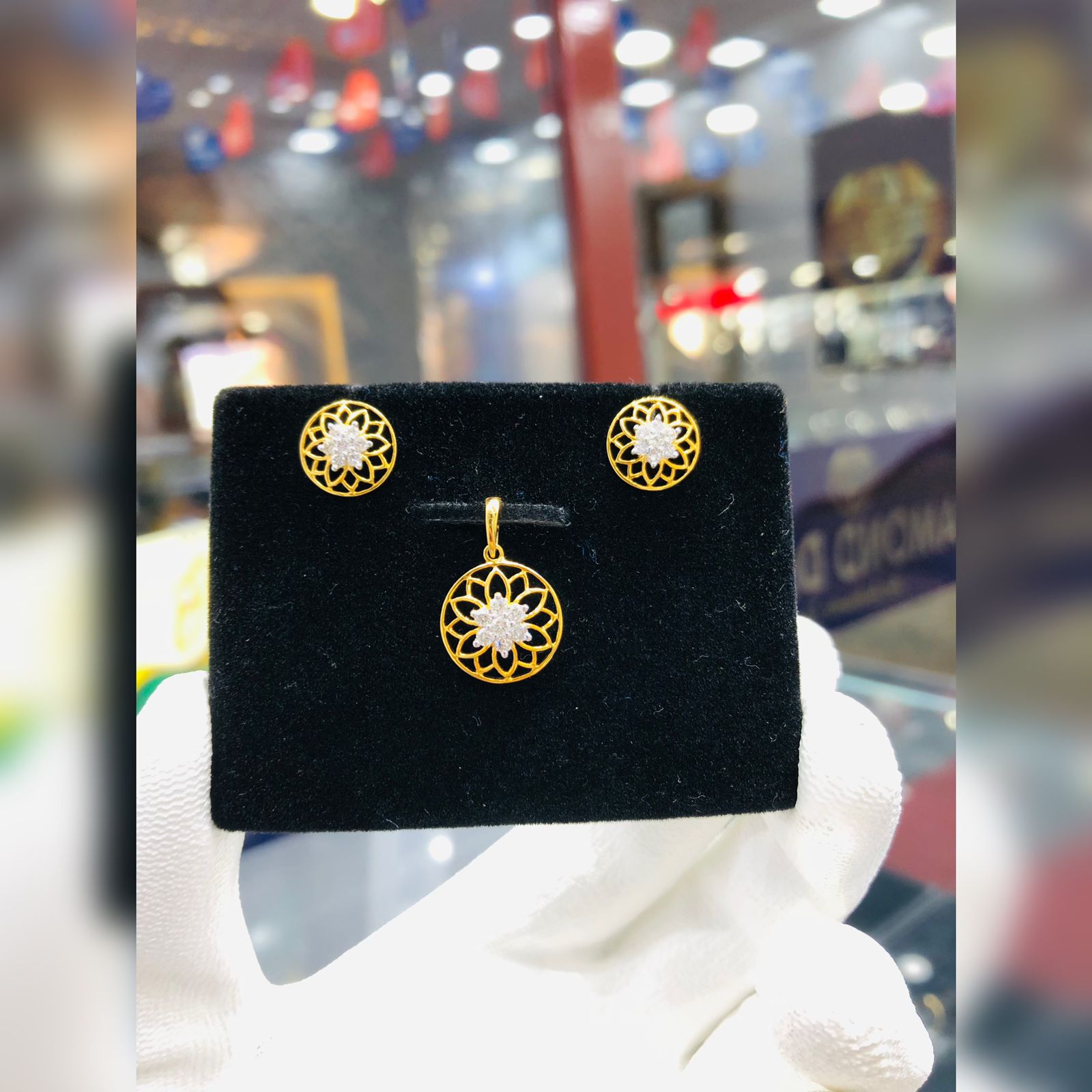 DIAMOND LOCKET SET