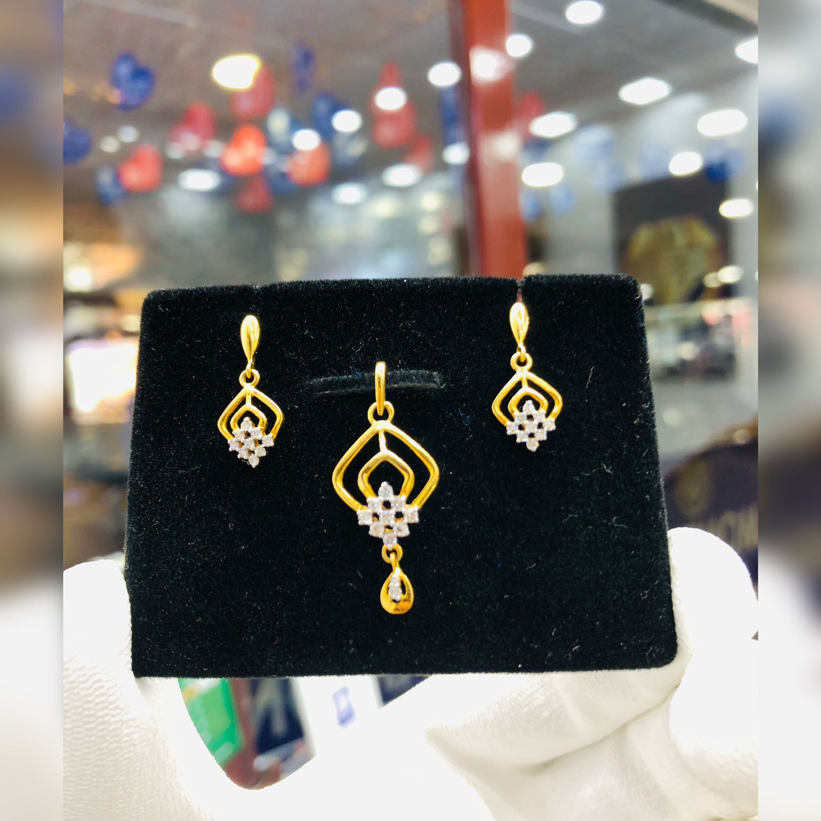 DIAMOND LOCKET SET