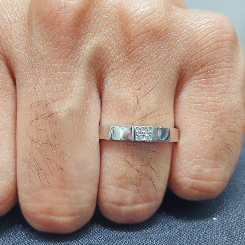 PLANTINUM RING